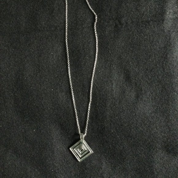 Women's necklace of silver-tone metal, 17" long square shaped pendant - Picture 3 of 3